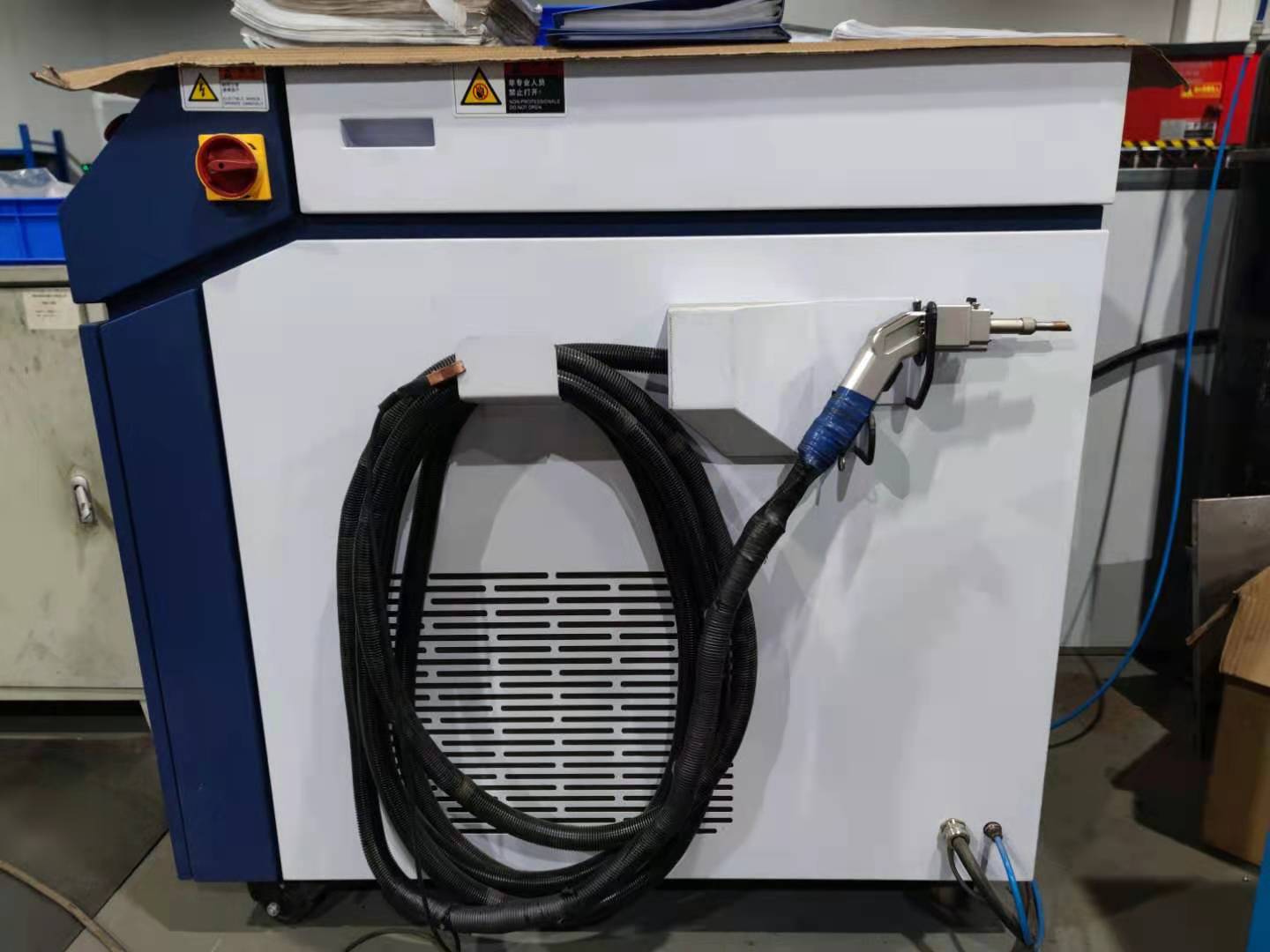 公司最新引進精密鈑金利器，激光焊機